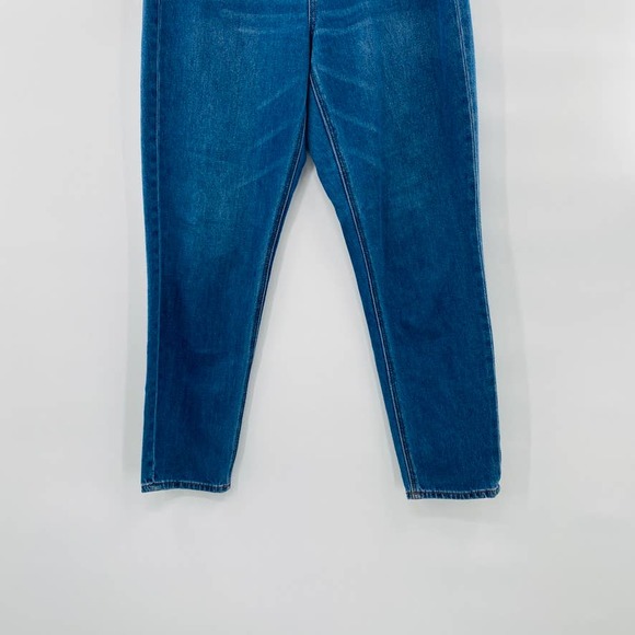 American Eagle Mom Jean Relaxed fit High Waisted Casual Denim Medium Wash Sz 6 - Picture 8 of 13